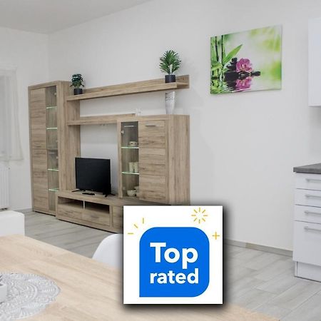 Trika Apartman ชาร์วาร์ ภายนอก รูปภาพ