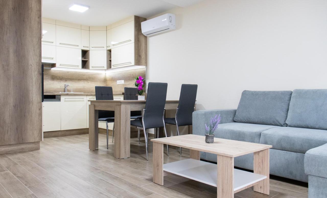 Trika Apartman ชาร์วาร์ ภายนอก รูปภาพ