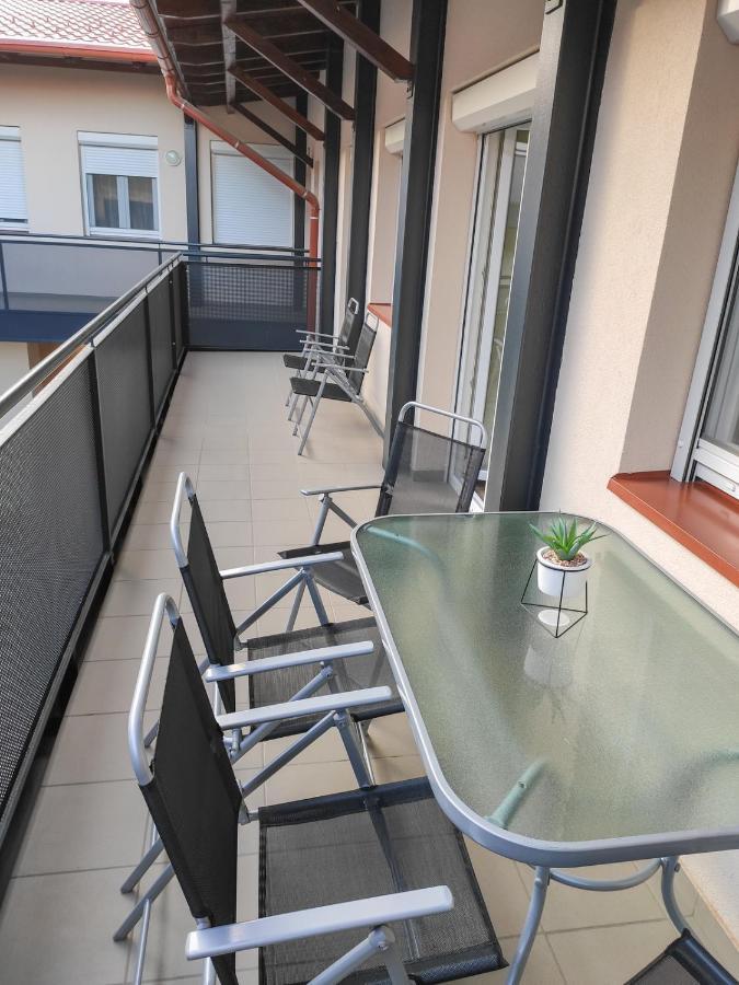 Trika Apartman ชาร์วาร์ ภายนอก รูปภาพ