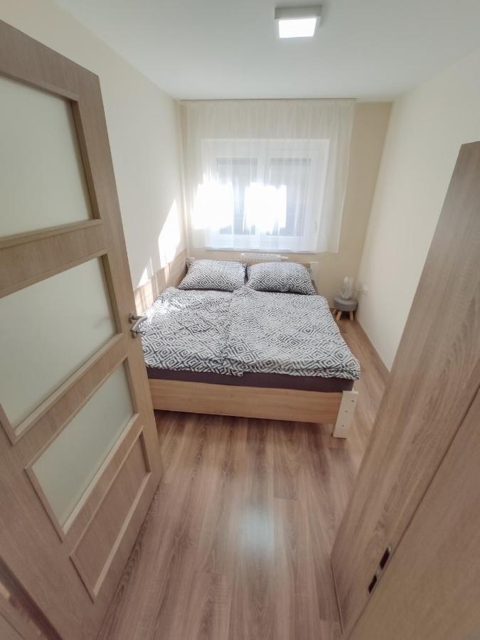 Trika Apartman ชาร์วาร์ ภายนอก รูปภาพ