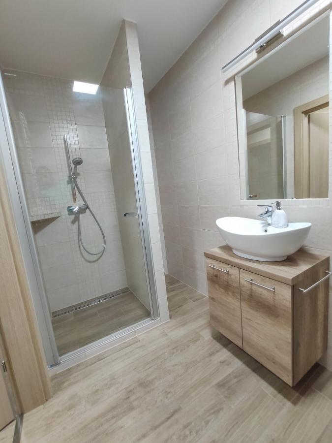 Trika Apartman ชาร์วาร์ ภายนอก รูปภาพ