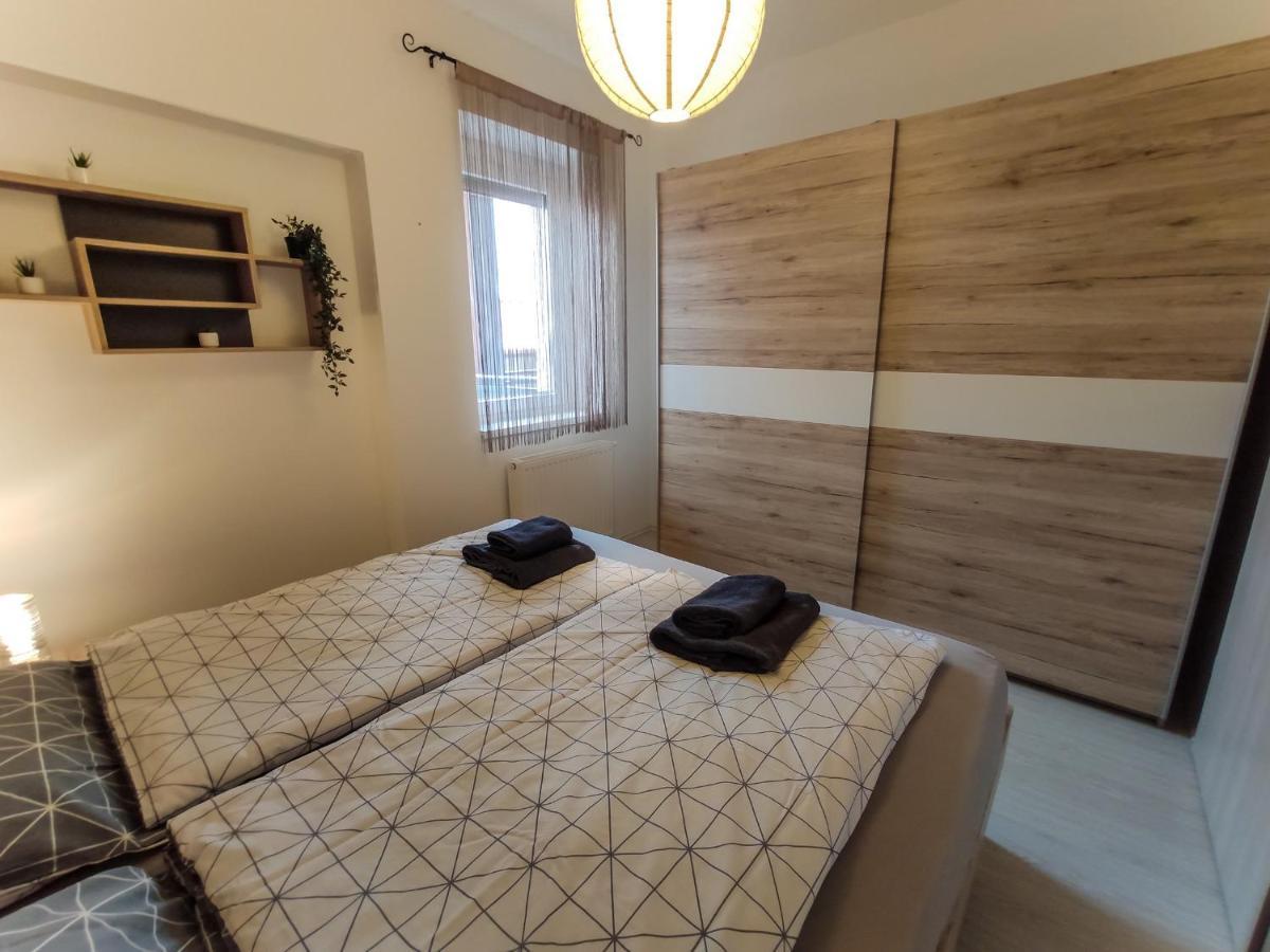 Trika Apartman ชาร์วาร์ ภายนอก รูปภาพ