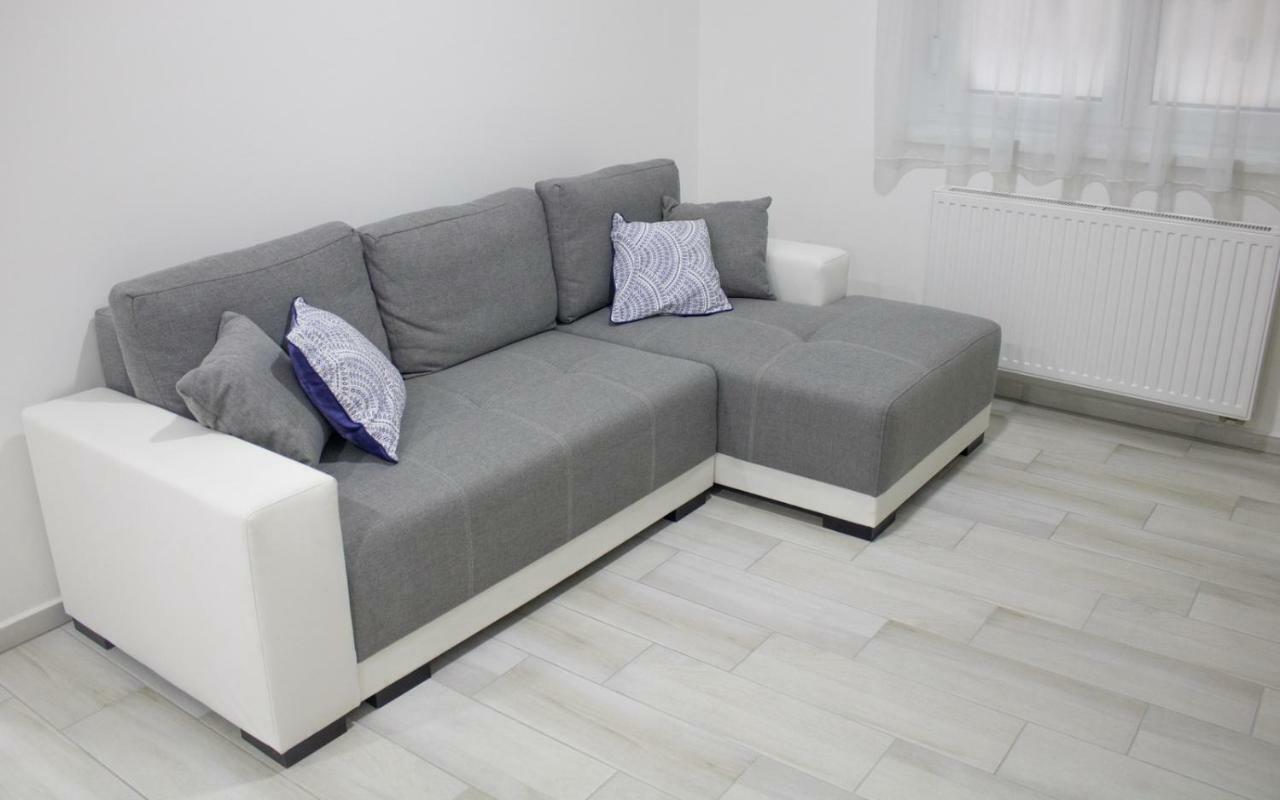 Trika Apartman ชาร์วาร์ ภายนอก รูปภาพ