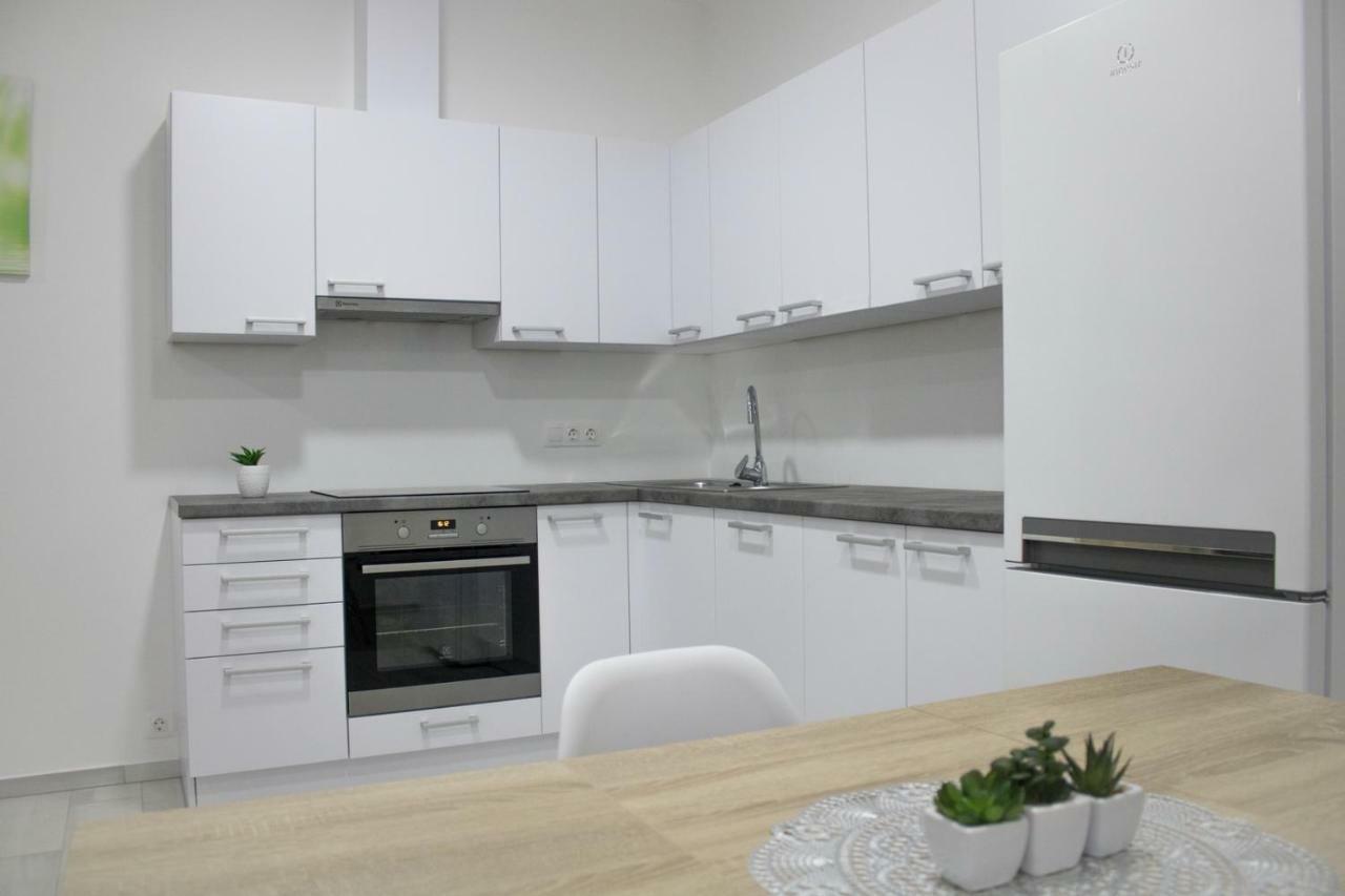 Trika Apartman ชาร์วาร์ ภายนอก รูปภาพ